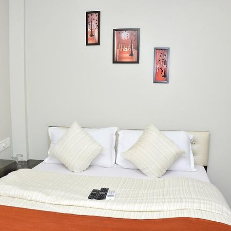 Premier Inn Mumbai Exterior photo