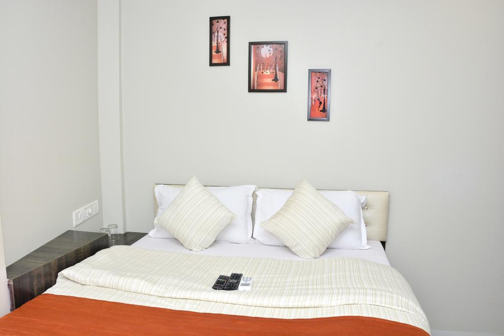 Premier Inn Mumbai Exterior photo